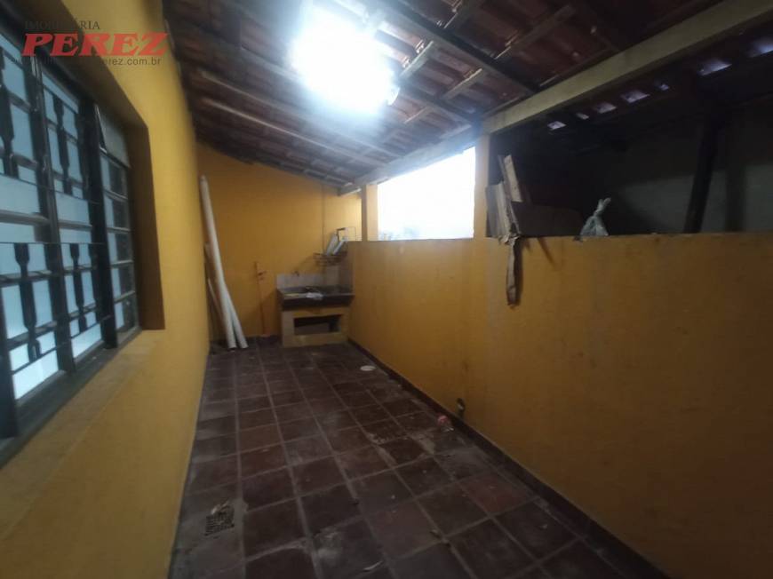 Foto 4 de Casa com 3 Quartos para alugar, 100m² em Champagnat, Londrina