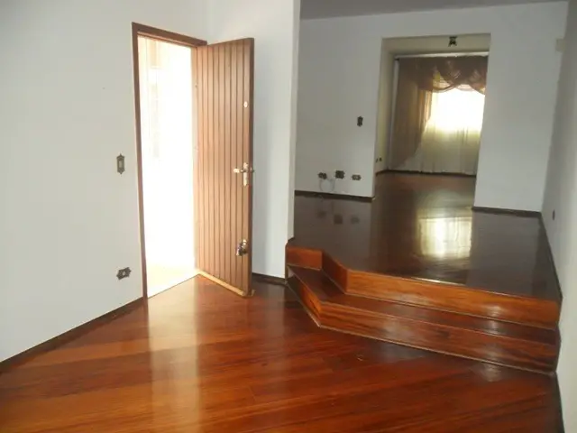 Foto 2 de Casa com 3 Quartos para alugar, 130m² em Santa Felicidade, Curitiba