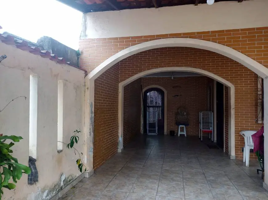 Foto 2 de Casa com 4 Quartos à venda, 250m² em Vilamar, Praia Grande