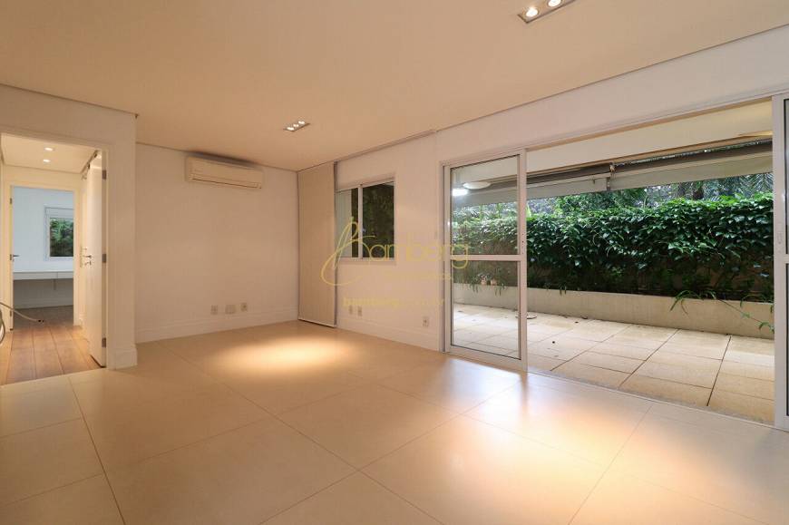 Foto 3 de Apartamento com 3 Quartos para alugar, 140m² em Santo Amaro, São Paulo