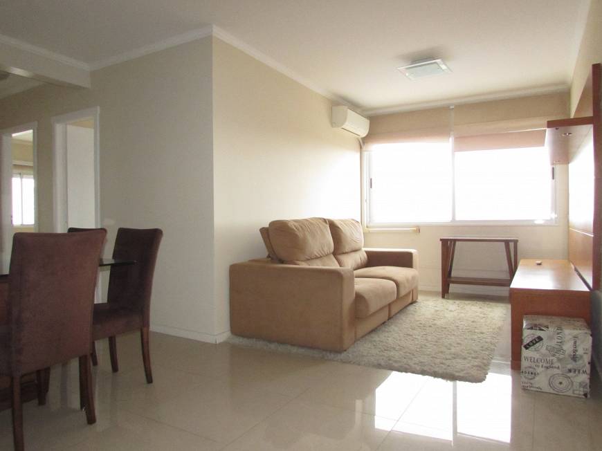 Foto 2 de Apartamento com 3 Quartos para alugar, 71m² em Vila Ipiranga, Porto Alegre