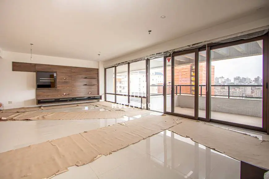 Foto 1 de Apartamento com 4 Quartos para alugar, 260m² em Petrópolis, Porto Alegre