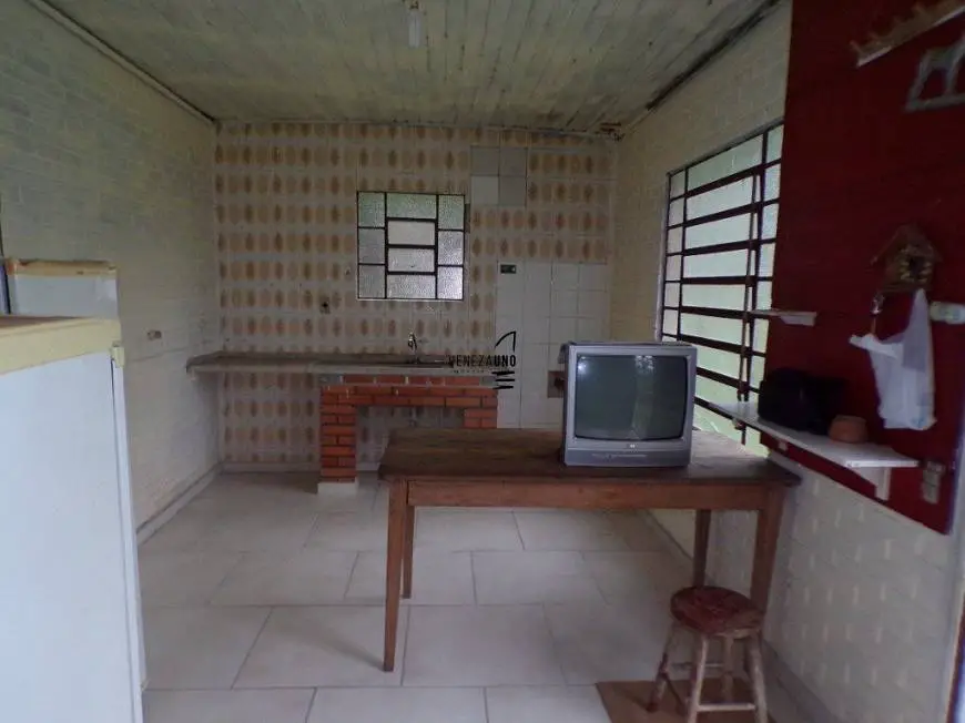 Foto 1 de Casa com 2 Quartos para alugar, 40m² em Campo Novo, Porto Alegre