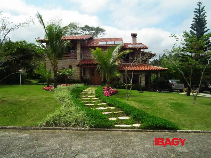 Foto 1 de Casa com 4 Quartos para alugar, 350m² em Cacupé, Florianópolis