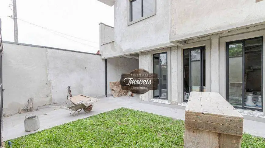 Foto 1 de Casa de Condomínio com 5 Quartos à venda, 230m² em São Francisco, Curitiba