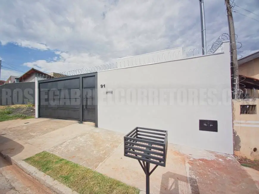 Foto 1 de Casa com 2 Quartos à venda, 95m² em Coronel Antonino, Campo Grande