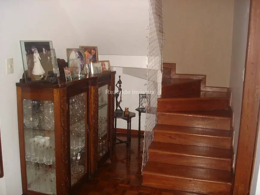 Foto 4 de Casa com 4 Quartos à venda, 160m² em Jardim das Laranjeiras, Juiz de Fora