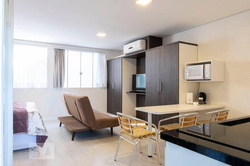 Foto 1 de Apartamento com 1 Quarto para alugar, 40m² em São Francisco, Curitiba