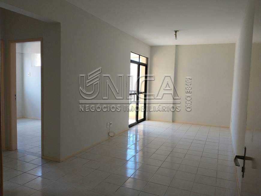 Foto 2 de Apartamento com 2 Quartos para alugar, 80m² em Treze de Julho, Aracaju