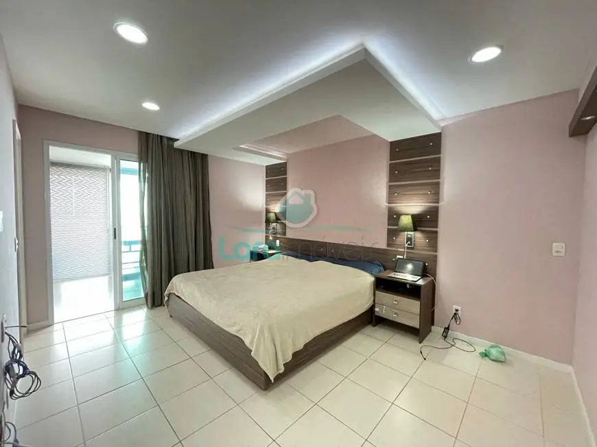Foto 1 de Apartamento com 3 Quartos à venda, 140m² em Praia Campista, Macaé