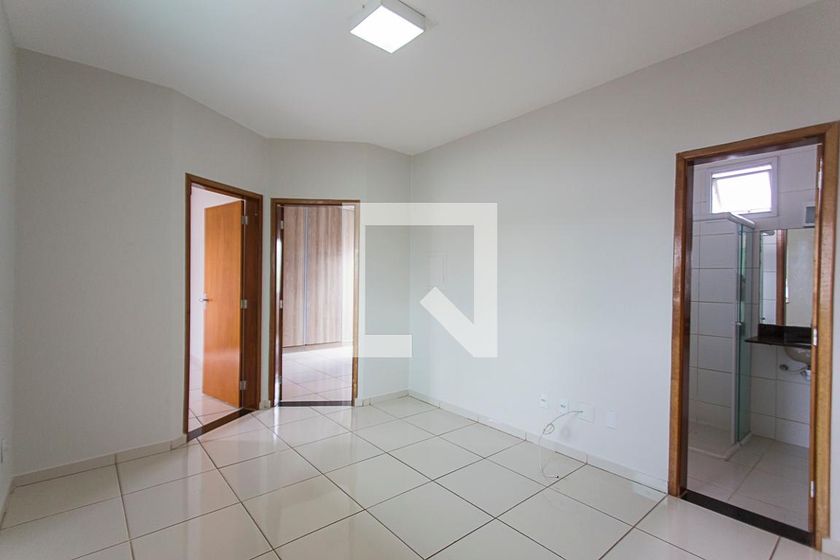 Foto 3 de Apartamento com 3 Quartos para alugar, 81m² em Presidente Roosevelt, Uberlândia