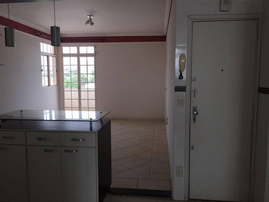 Foto 1 de Apartamento com 3 Quartos para alugar, 90m² em São Sebastião, Uberaba
