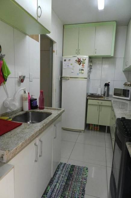 Foto 3 de Apartamento com 3 Quartos à venda, 66m² em Vila Nova, Porto Alegre