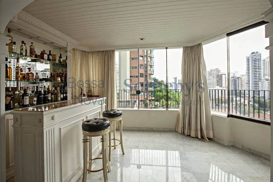 Foto 4 de Apartamento com 4 Quartos para alugar, 300m² em Pacaembu, São Paulo