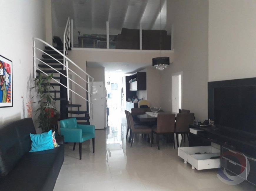 Foto 1 de Casa com 3 Quartos à venda, 153m² em Monte Verde, Florianópolis