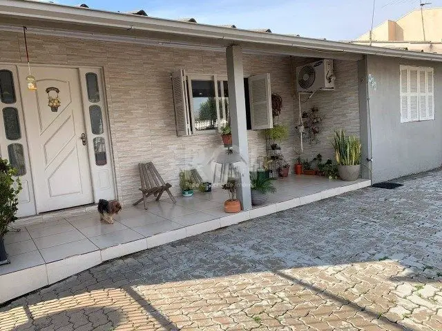 Foto 2 de Casa com 3 Quartos à venda, 131m² em Parque da Matriz, Cachoeirinha