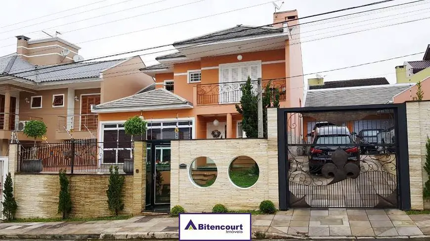 Foto 1 de Casa com 3 Quartos à venda, 350m² em Vale do Sol, Cachoeirinha