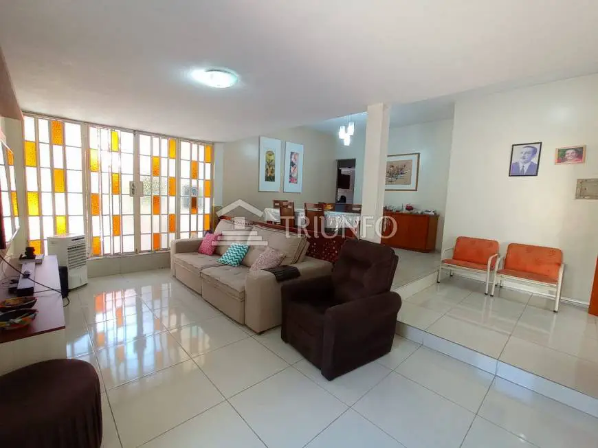 Foto 1 de Casa com 4 Quartos à venda, 350m² em Alto Alegre, Teresina