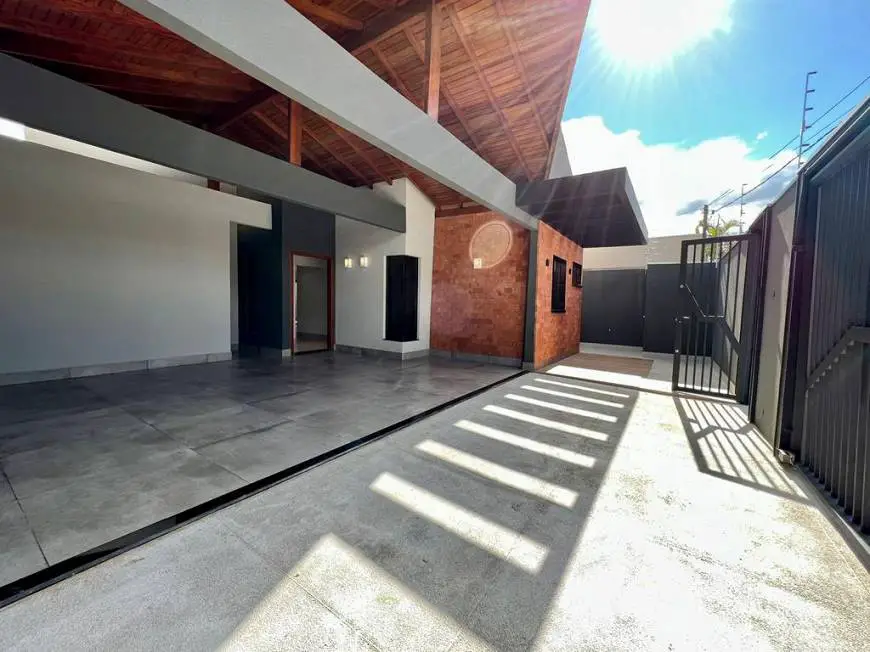 Foto 1 de Casa com 4 Quartos à venda, 252m² em Caranda Bosque, Campo Grande