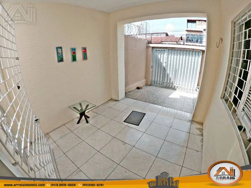 Foto 2 de Casa com 4 Quartos à venda, 152m² em Fátima, Fortaleza