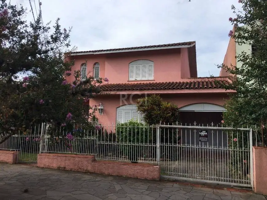 Foto 1 de Casa com 4 Quartos à venda, 230m² em Jardim Itú Sabará, Porto Alegre