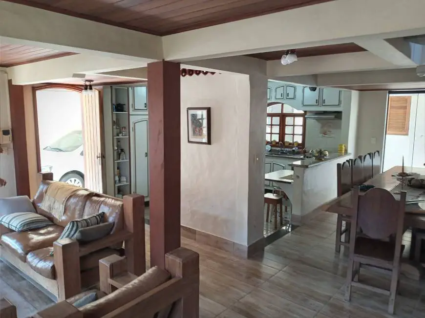 Foto 1 de Casa com 4 Quartos à venda, 244m² em Pereque, Ilhabela