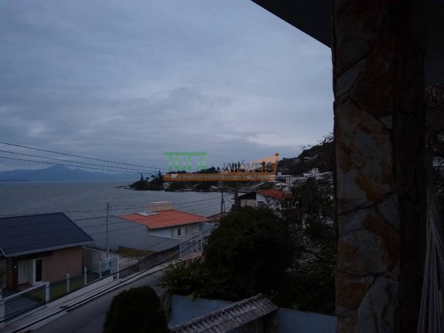 Foto 1 de Casa com 4 Quartos à venda, 254m² em Ponta de Baixo, São José