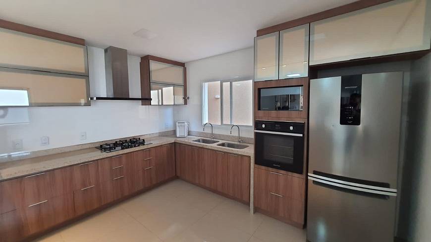 Foto 2 de Casa de Condomínio com 4 Quartos para alugar, 206m² em Jardim Mariliza, Goiânia