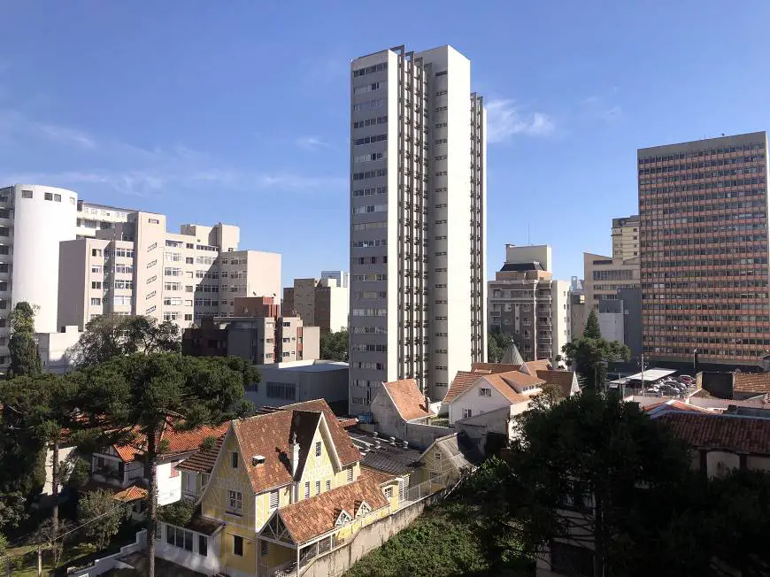 Foto 1 de Kitnet com 1 Quarto à venda, 30m² em Centro, Curitiba