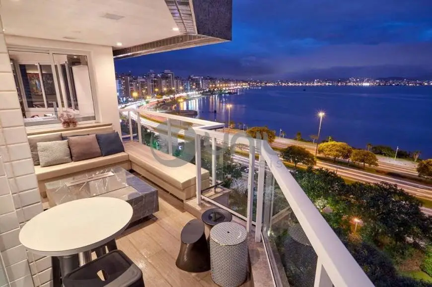 Foto 1 de Apartamento com 3 Quartos à venda, 233m² em Beira Mar, Florianópolis