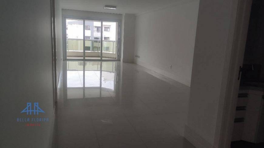 Foto 4 de Apartamento com 3 Quartos para alugar, 162m² em Centro, Florianópolis