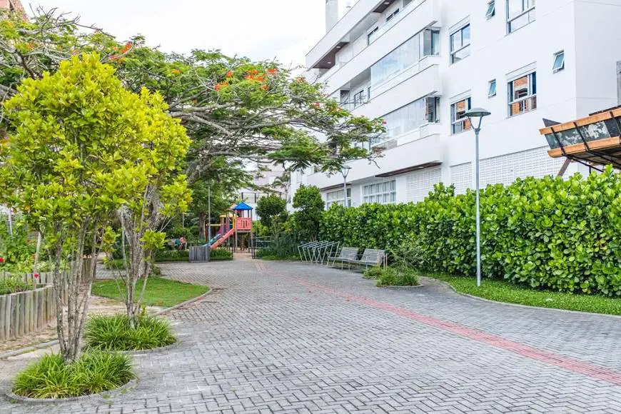 Foto 2 de Apartamento com 3 Quartos à venda, 108m² em Jurerê, Florianópolis