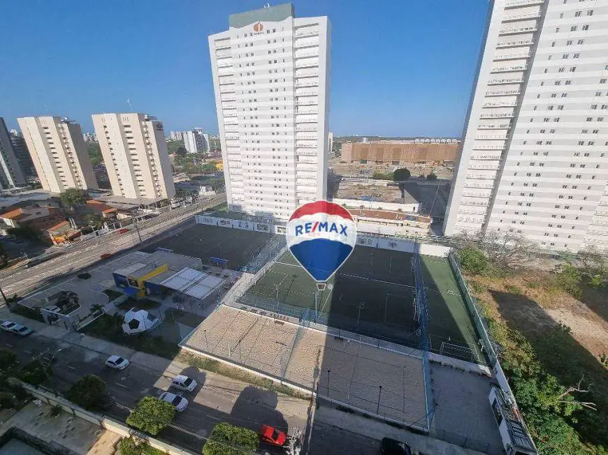 Foto 2 de Apartamento com 4 Quartos à venda, 247m² em Guararapes, Fortaleza