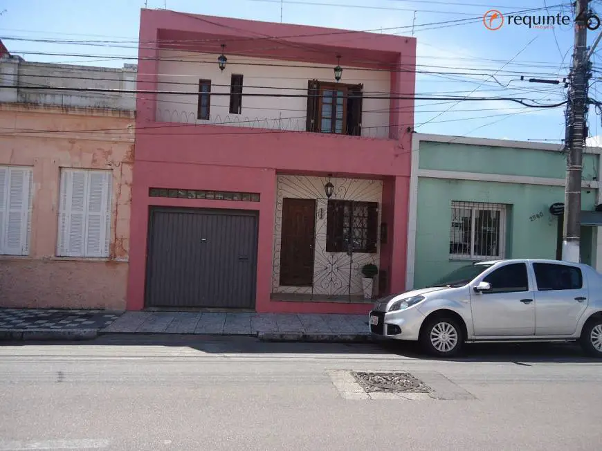 Foto 2 de Casa com 4 Quartos à venda, 220m² em Centro, Pelotas