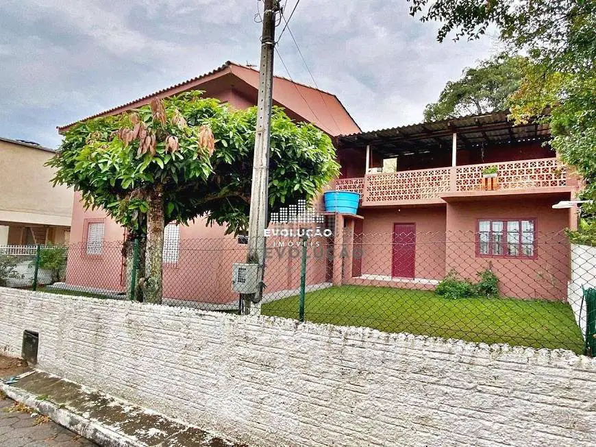 Foto 4 de Casa com 5 Quartos à venda, 228m² em Santinho, Florianópolis