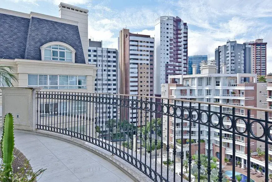 Foto 1 de Cobertura com 4 Quartos à venda, 577m² em Ahú, Curitiba