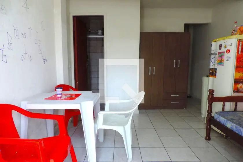 Foto 1 de Apartamento com 1 Quarto para alugar, 25m² em Agronômica, Florianópolis