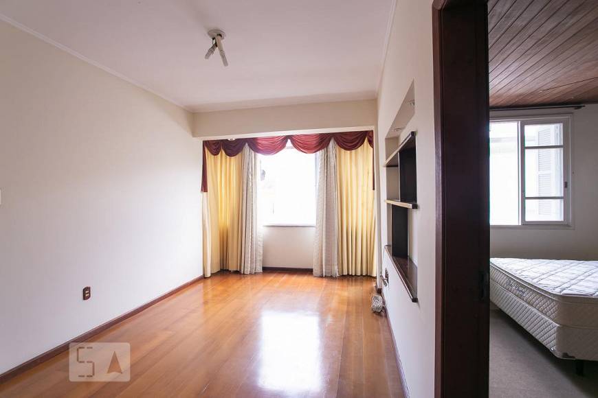 Foto 1 de Apartamento com 1 Quarto para alugar, 50m² em Santo Antônio, Porto Alegre