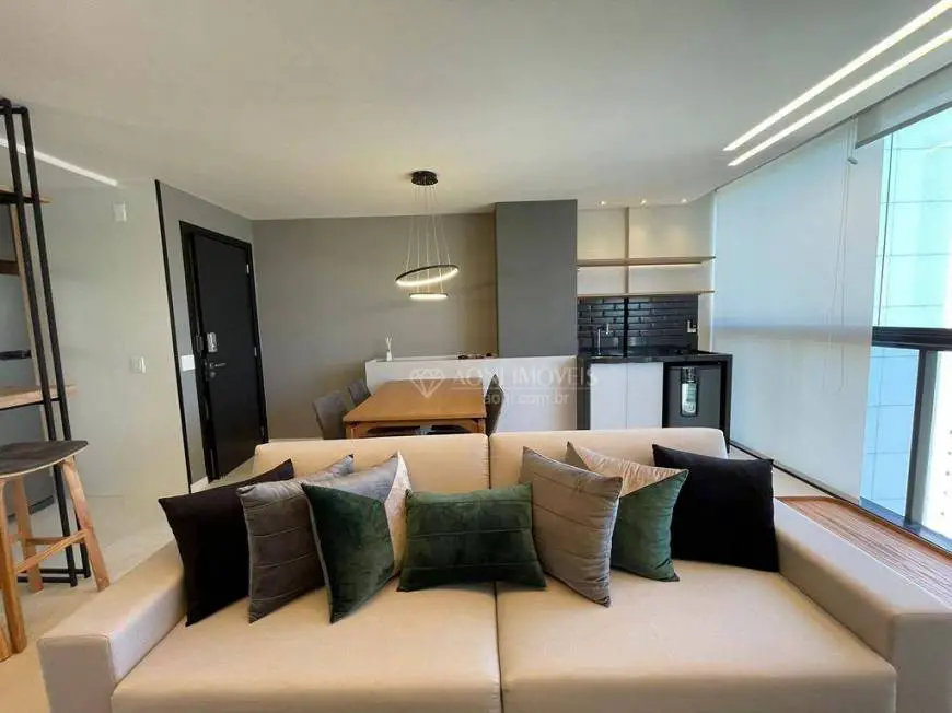 Foto 5 de Apartamento com 2 Quartos à venda, 63m² em Praia do Canto, Vitória