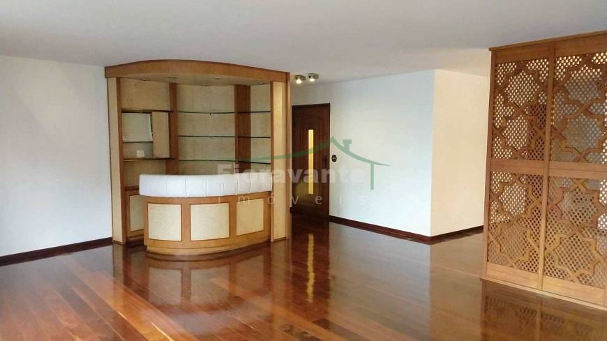 Foto 1 de Apartamento com 3 Quartos para alugar, 250m² em Boqueirão, Santos