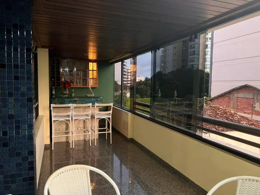 Foto 2 de Apartamento com 4 Quartos para alugar, 240m² em Graça, Salvador