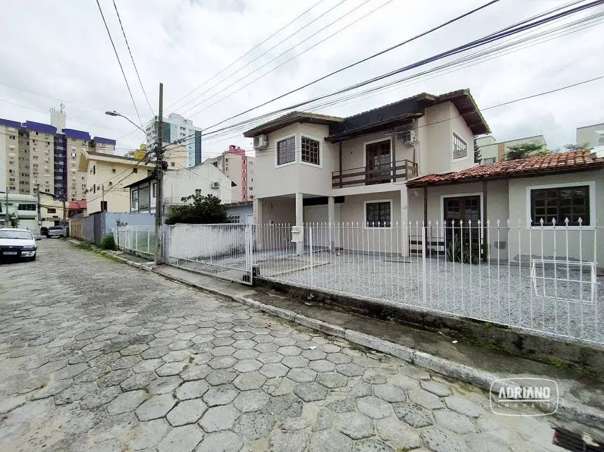 Foto 3 de Casa com 2 Quartos para alugar, 80m² em Campinas, São José