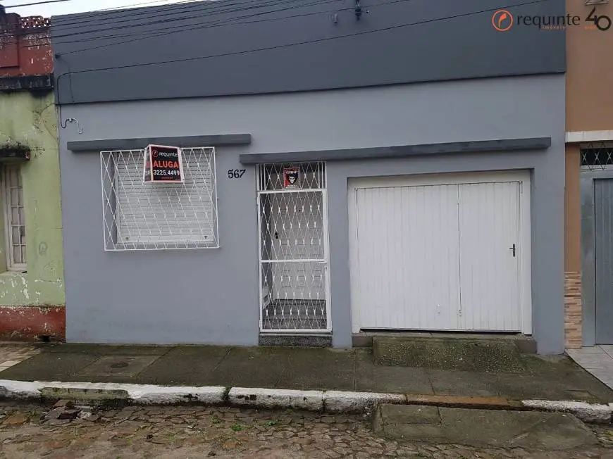 Foto 1 de Casa com 2 Quartos à venda, 165m² em Centro, Pelotas