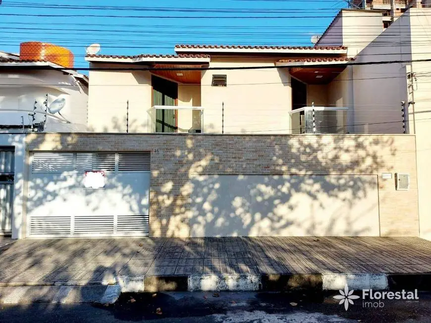 Foto 1 de Casa com 3 Quartos para alugar, 140m² em Santa Mônica, Feira de Santana