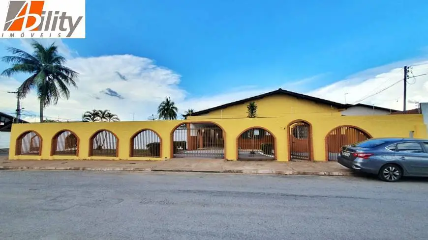 Foto 1 de Casa com 4 Quartos à venda, 1080m² em Coxipó, Cuiabá