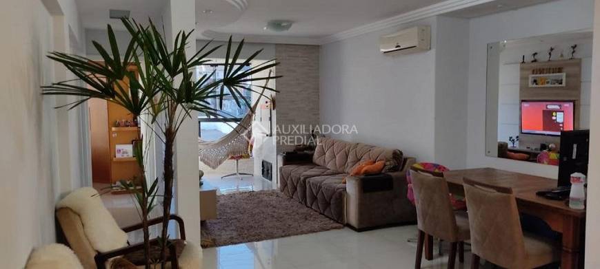 Foto 1 de Apartamento com 2 Quartos à venda, 67m² em Agronômica, Florianópolis
