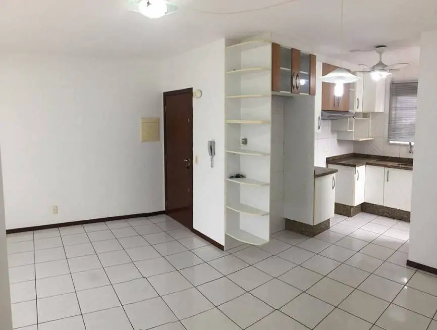 Foto 5 de Apartamento com 3 Quartos para alugar, 74m² em Santo Antônio, Joinville
