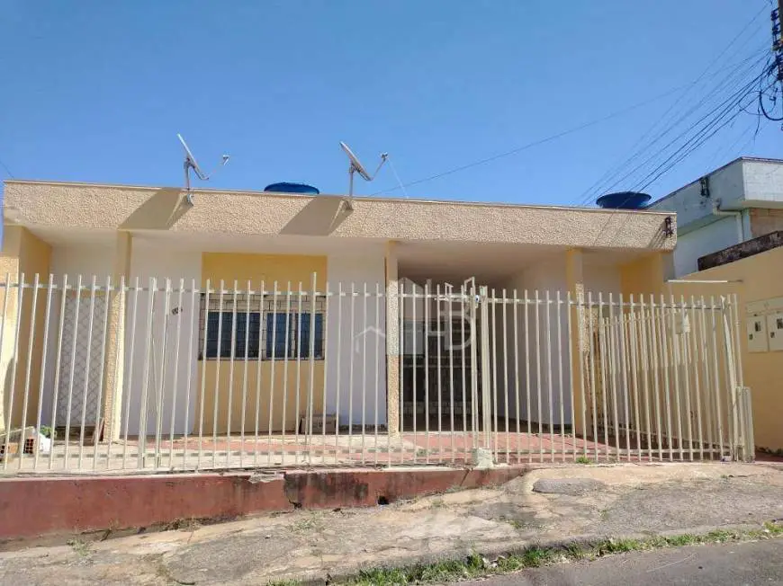 Foto 1 de Casa com 2 Quartos à venda, 40m² em Brasil, Uberlândia