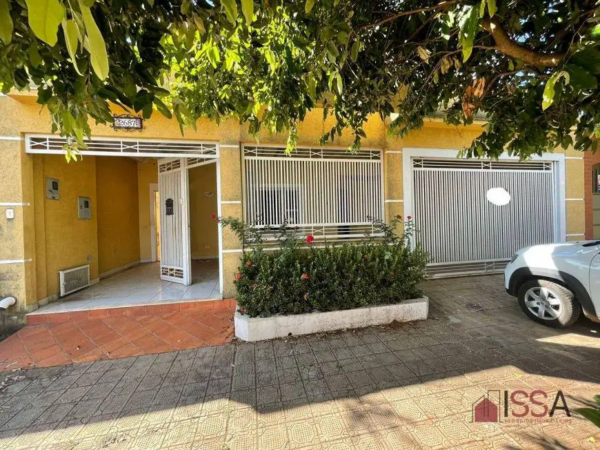 Foto 1 de Casa com 2 Quartos à venda, 74m² em Santa Fé, Campo Grande