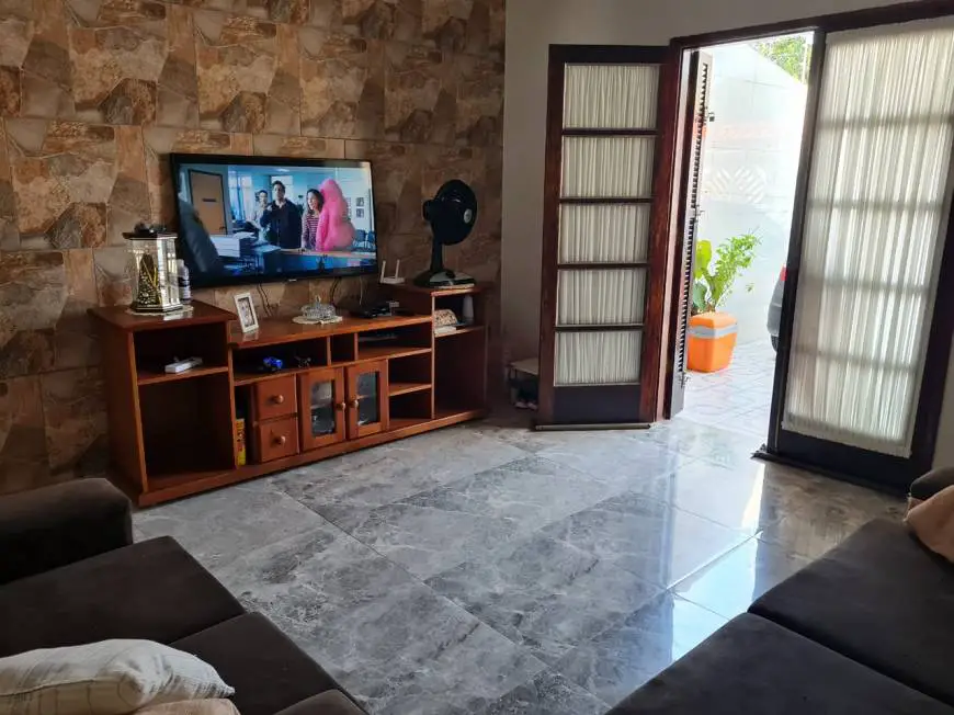 Foto 1 de Casa com 2 Quartos à venda, 110m² em Solemar, Praia Grande
